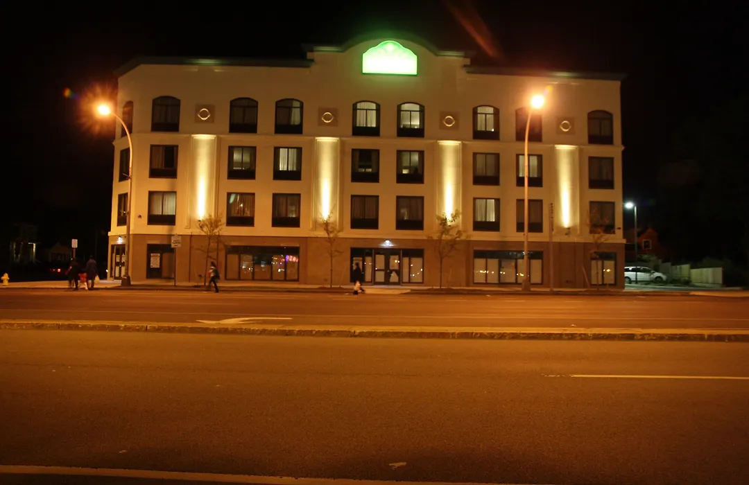 Wingate By Wyndham Niagara Falls-1