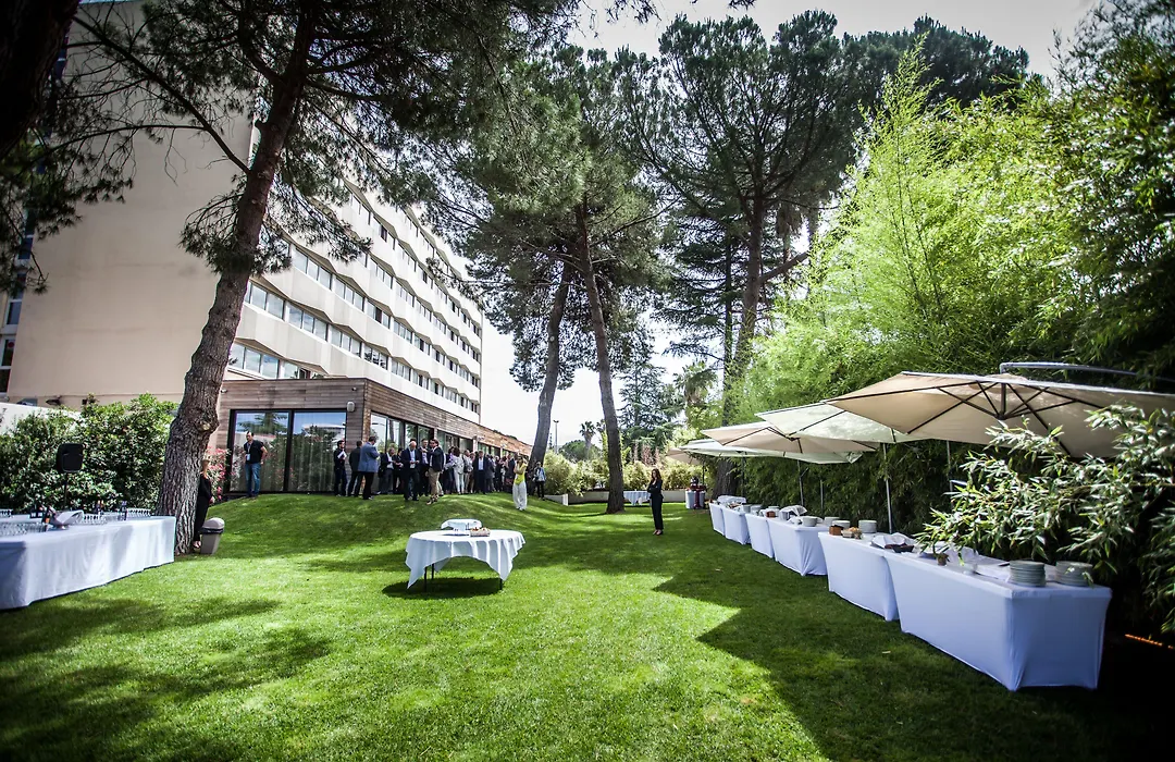 Hotel C Suites Chambres Spacieuses-1