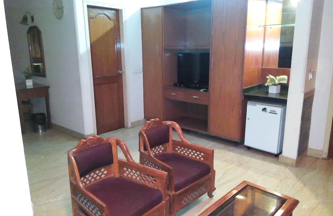Hotel Queens Residency-1