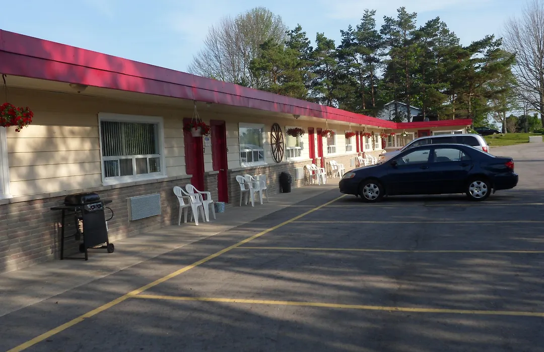 The Silver Birch Motel-1