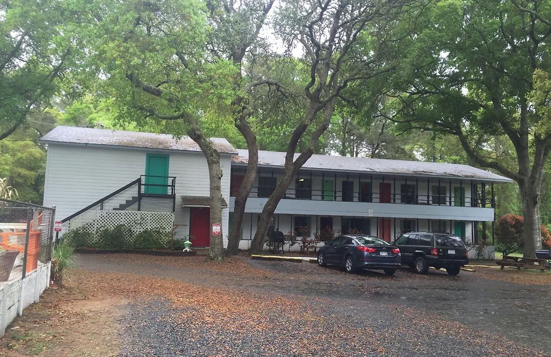 Captain'S Cove Motel-1