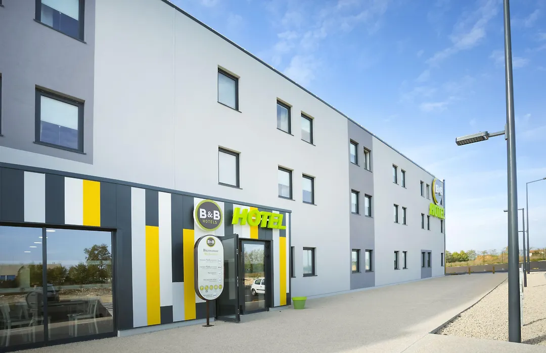 B&B HOTEL Niort Marais Poitevin-1