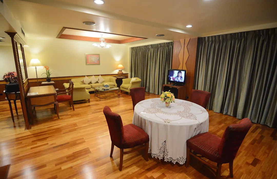 Charoen Hotel-1