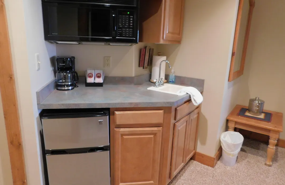 Longhollow Point Inn Studio 1321-1