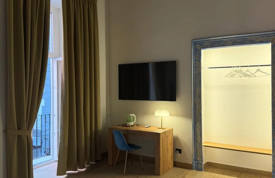 Chiaia Lifestyle Suite-1