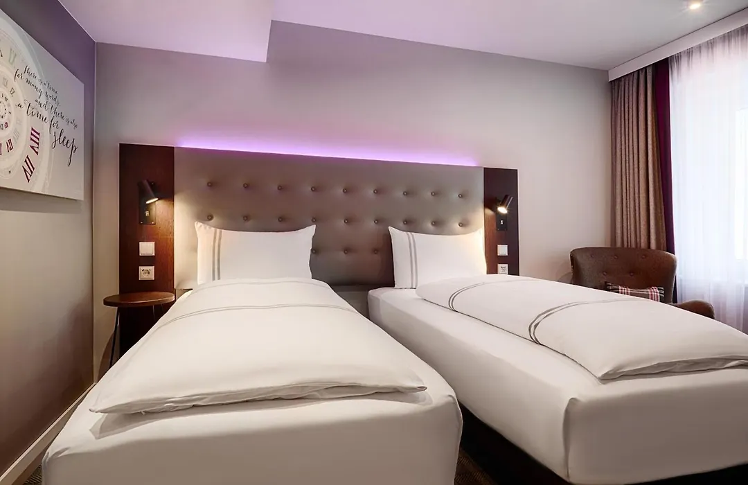 Premier Inn Koeln City Centre-1