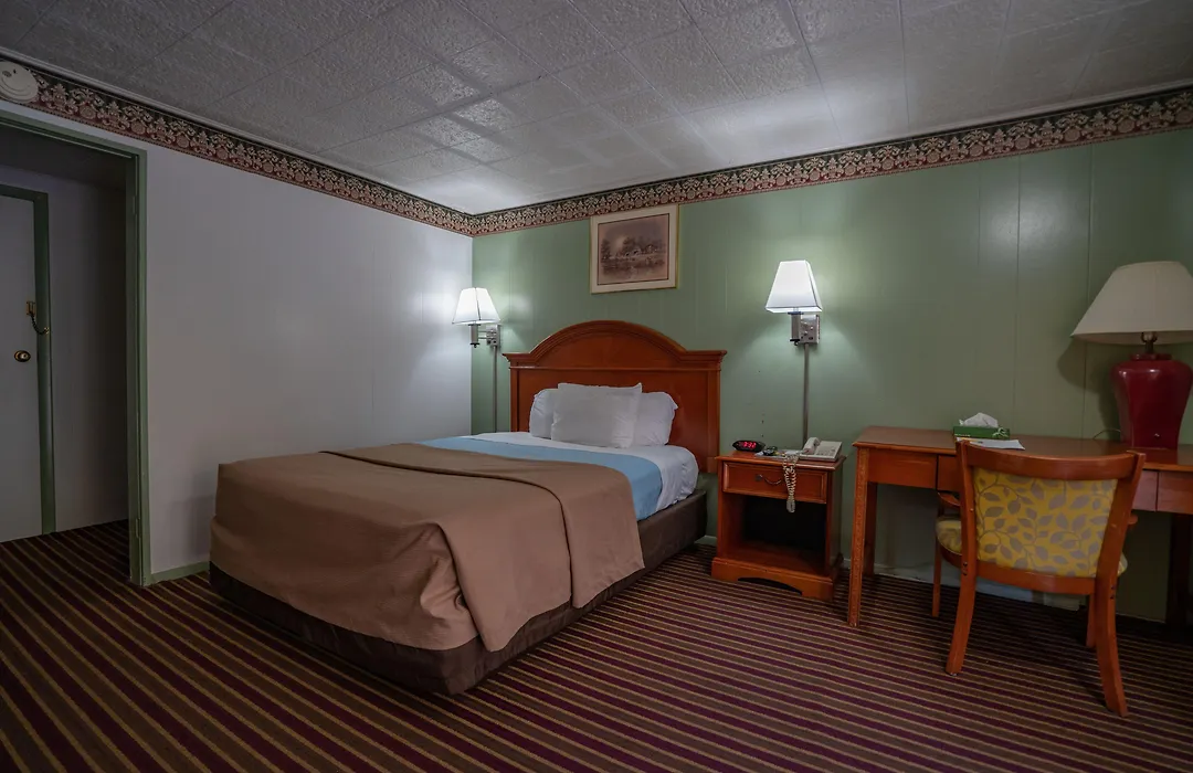 Mahoning Inn-1