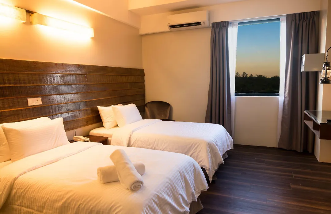 Mandurah Hotel-1