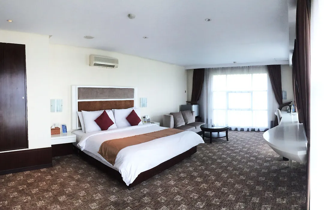 President Executive Club-1