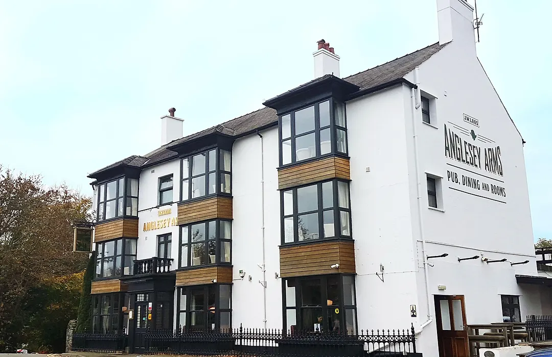 Anglesey Arms Hotel-1