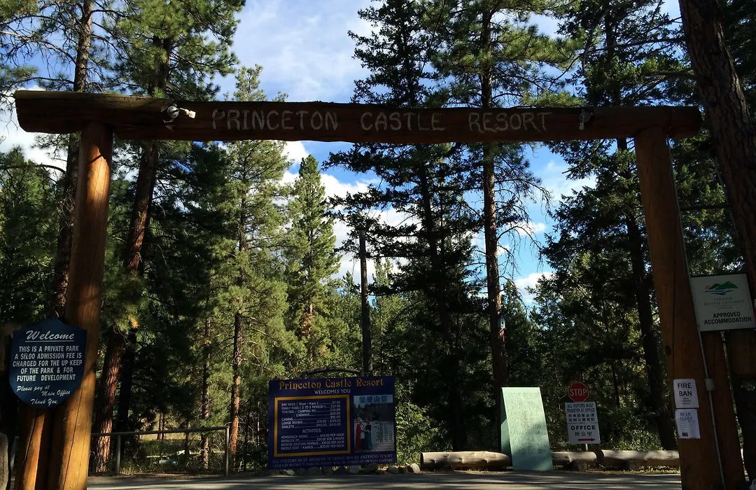 Rainbow Lake Castle Resort-1
