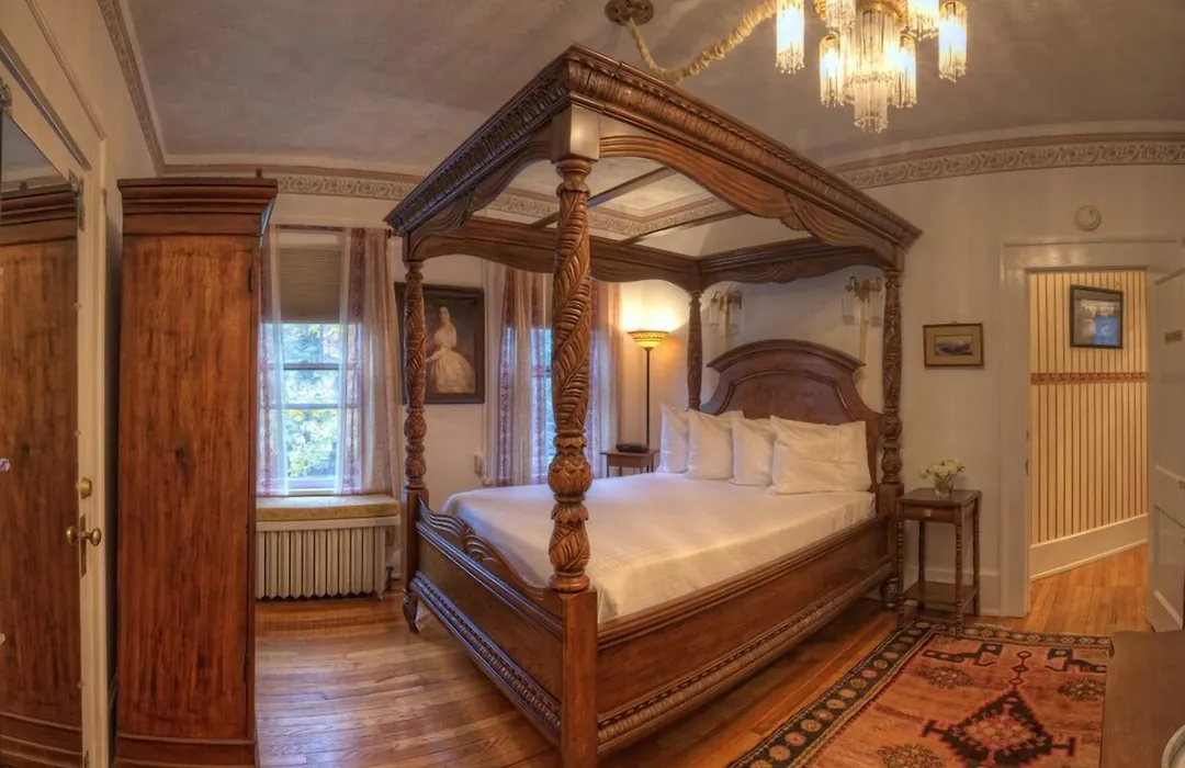 Bluefield Inn, A Select Registry Propery-1