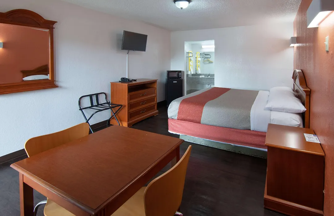 Motel 6-Montgomery, Al - Coliseum-1