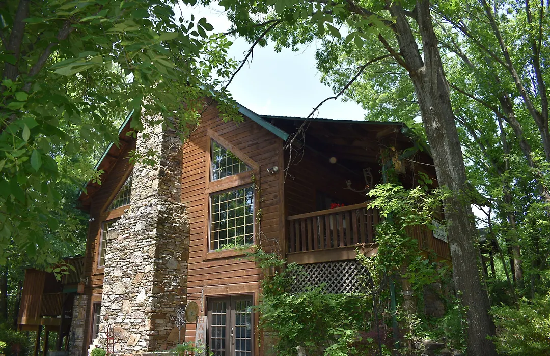 Bear Creek Lodge Cabin Resort-1