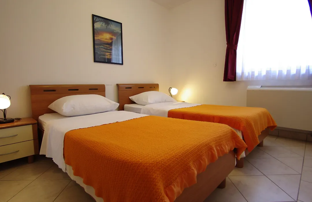 Hotel Aurora-1