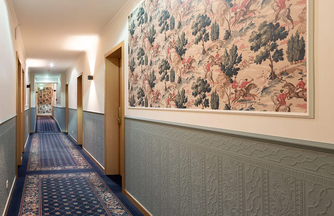 Hotel Perrin - former Carlton-1