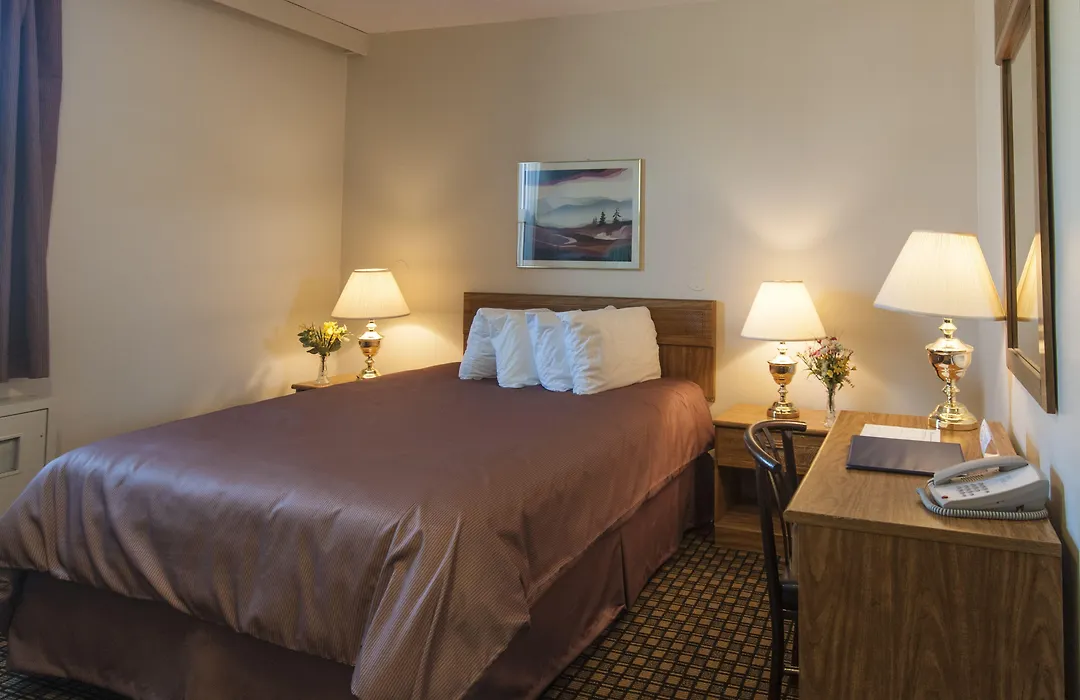 Travelodge By Wyndham Winnipeg Airport West-1