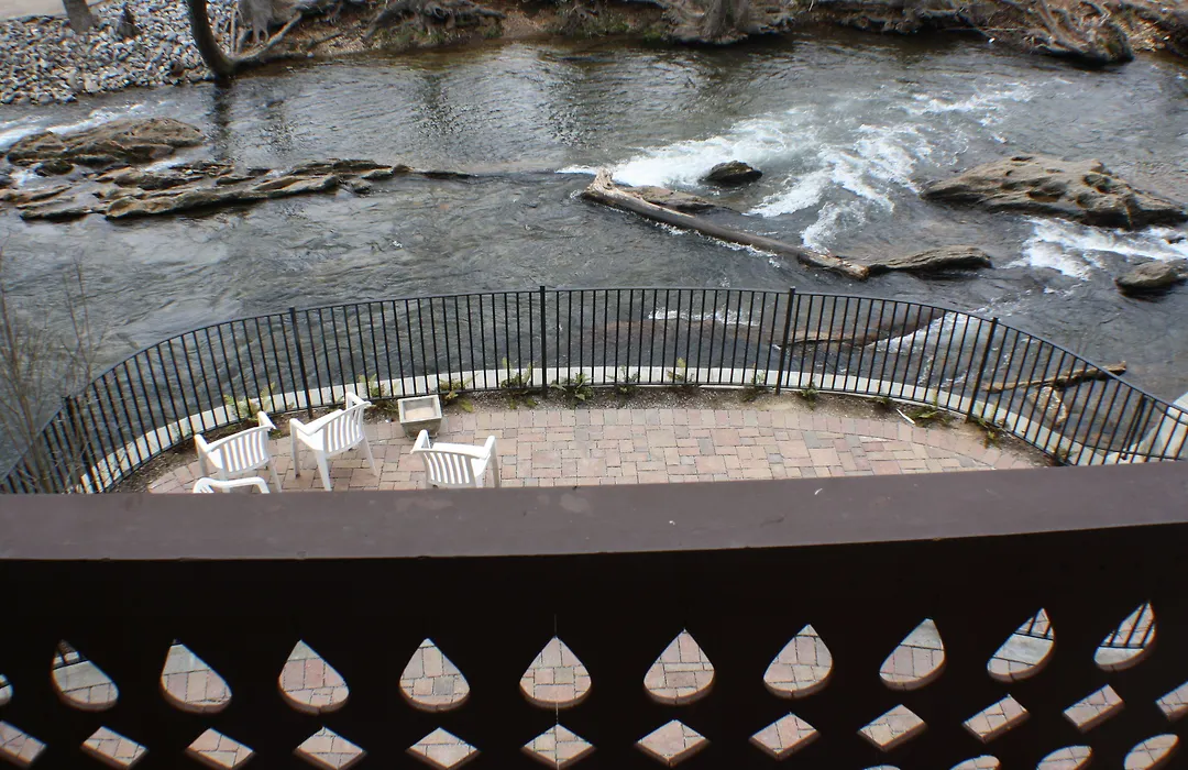 Helendorf River Inn, Suites & Conference Center-1