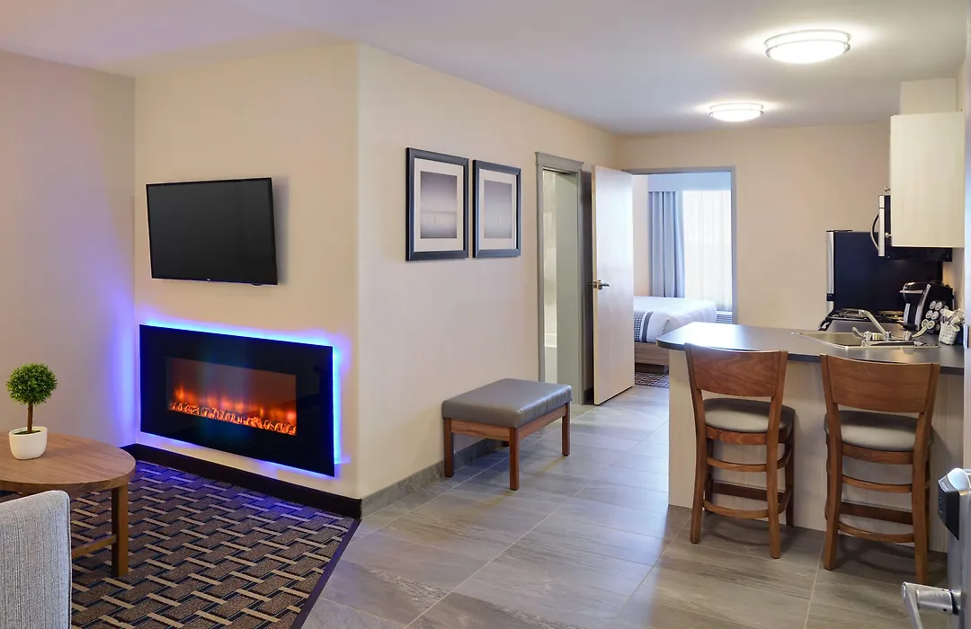 Pomeroy Inn And Suites Vermilion-1
