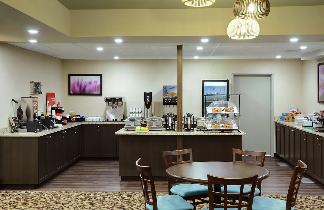Pomeroy Inn And Suites Vermilion-1