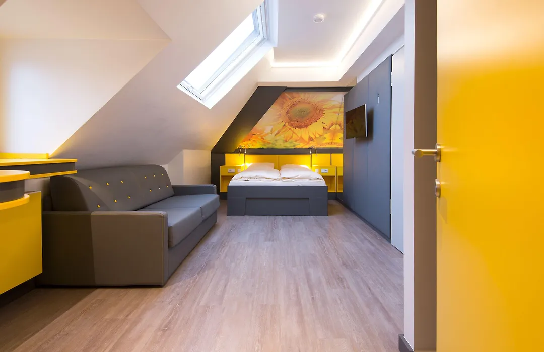 Buddy Hotel-1