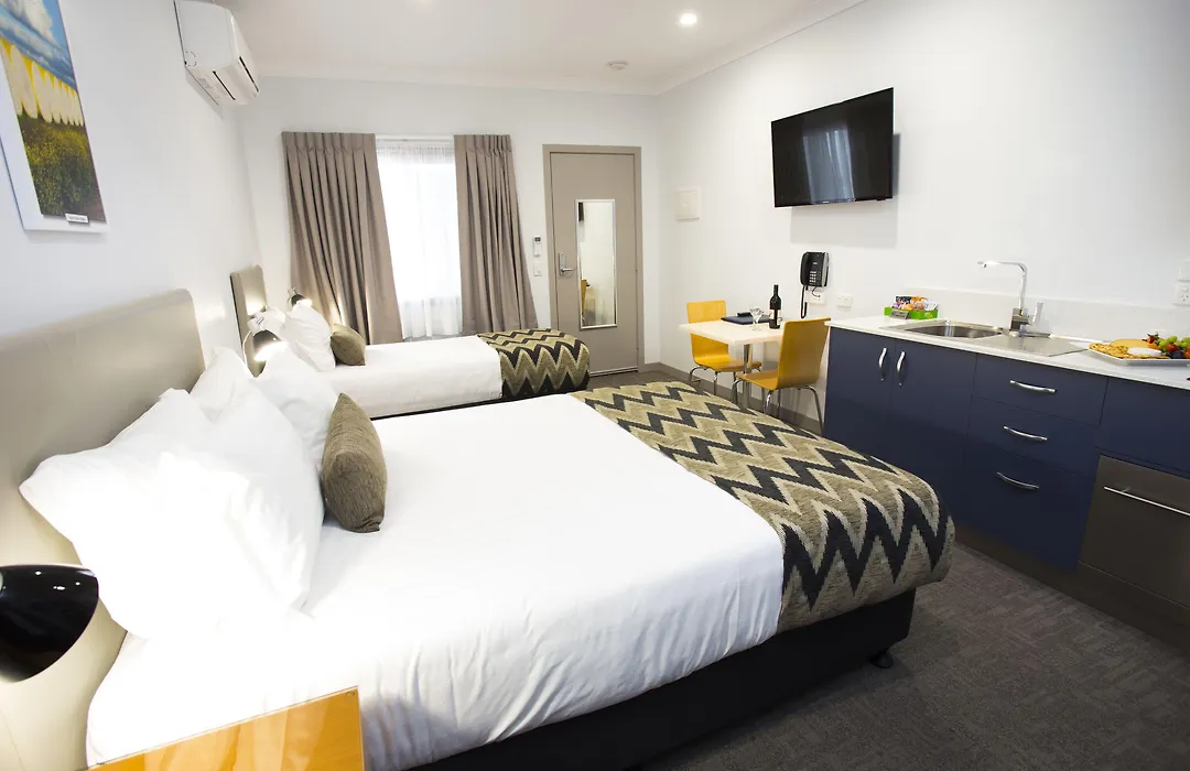 Altitude Motel Apartments-1