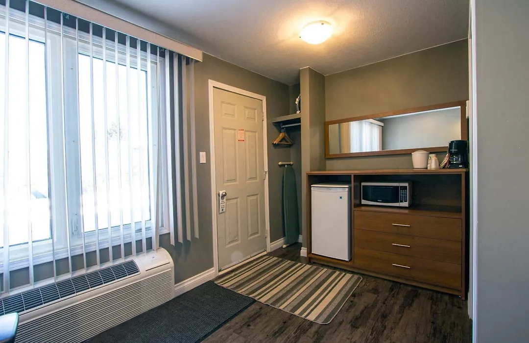 Howey Bay Motel-1