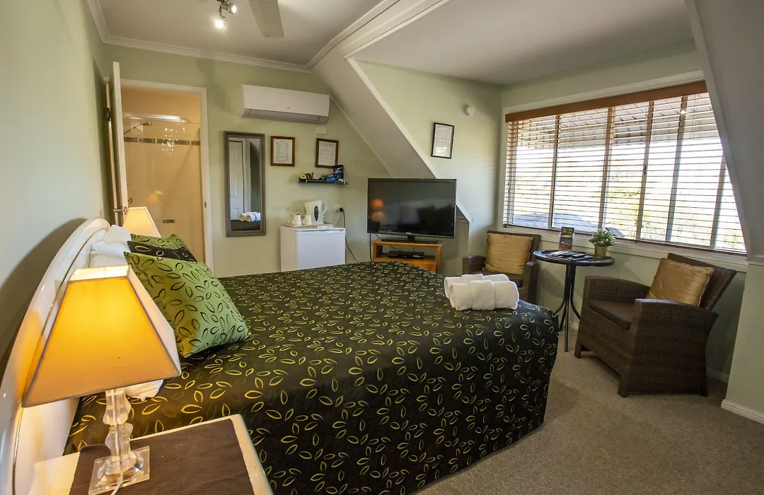 Ainslie Manor Guest House-1