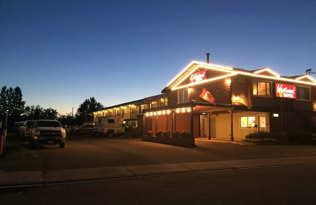 Westwood Motel 100 Mile House-1