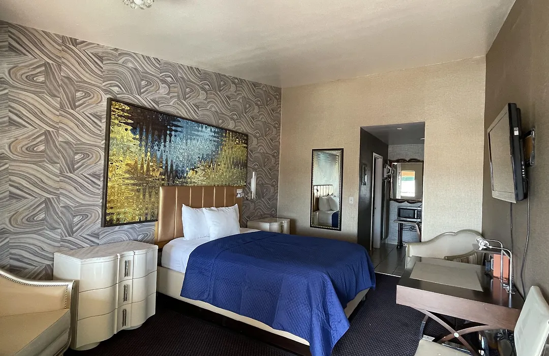 Crown Motel Las Vegas-1
