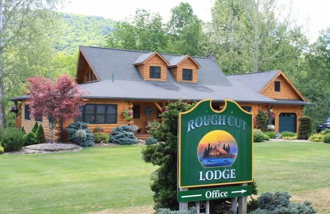 Rough Cut Lodge-1