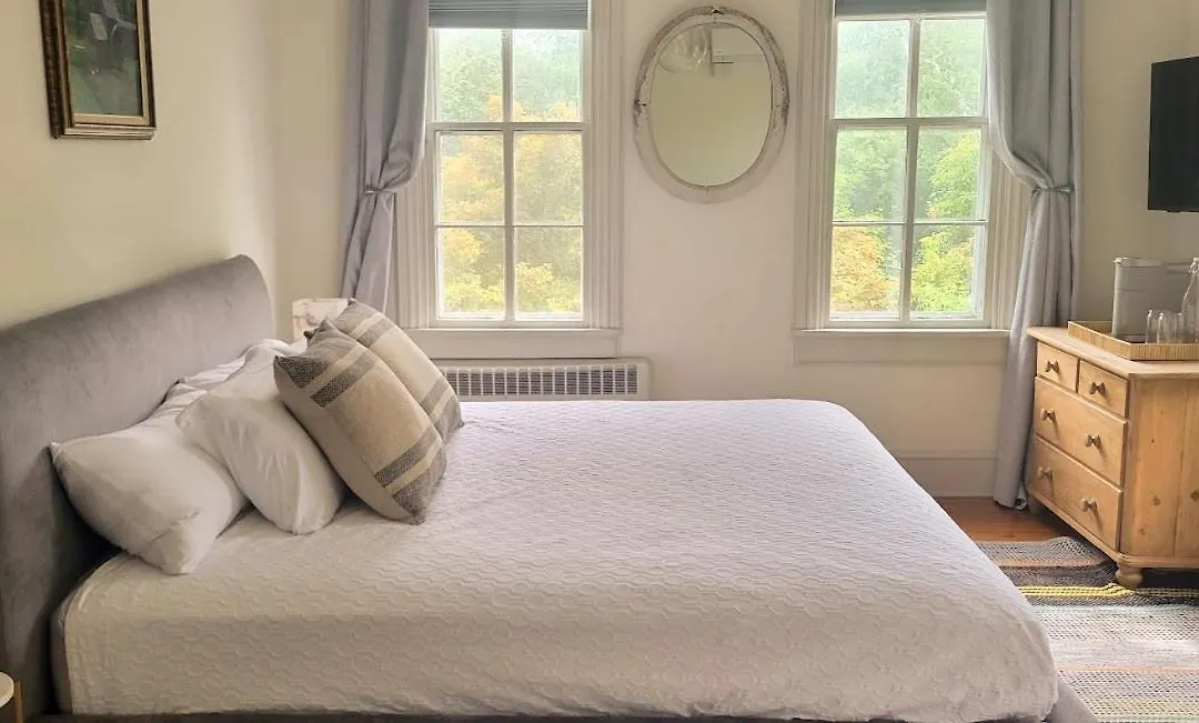 Pinetown Bridge Bnb Llc-1