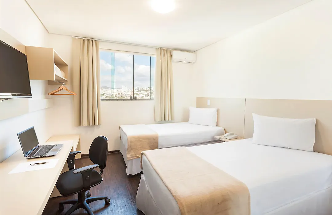 Front Hotel Expominas-1