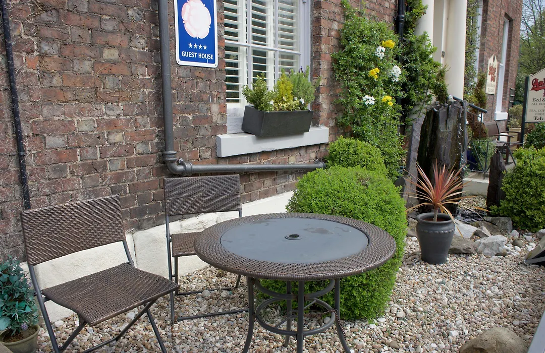 Cartref Guest House-1