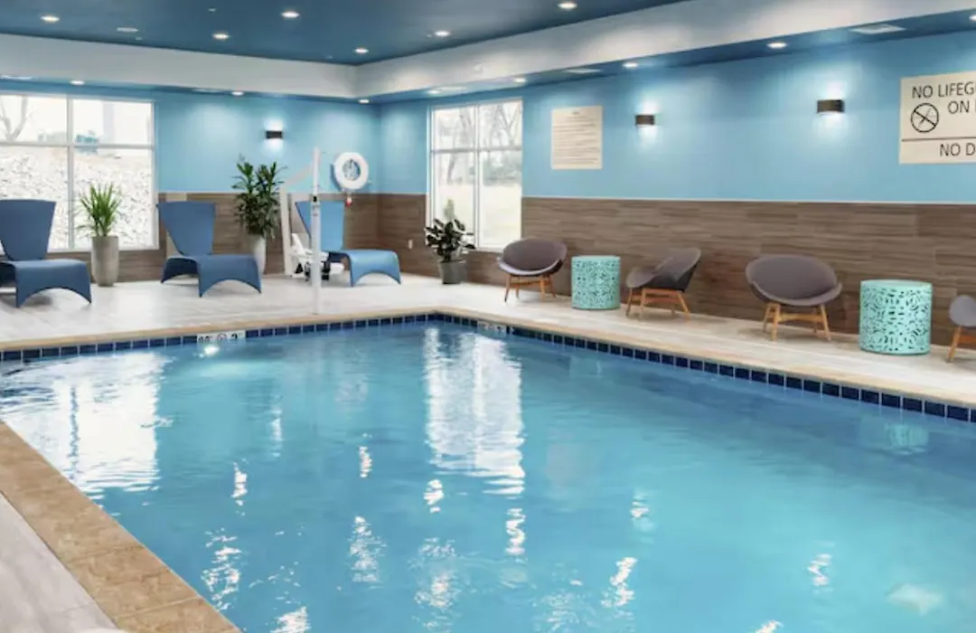 Hampton Inn Manitowoc-1