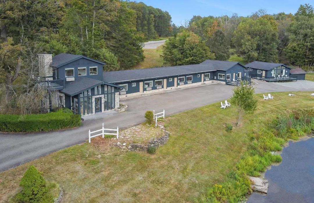 Lakelyn Lodge-1