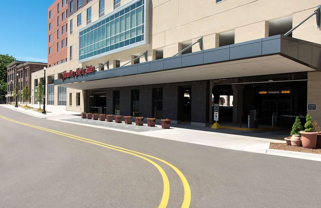 Hampton Inn & Suites Grand Rapids Downtown-1