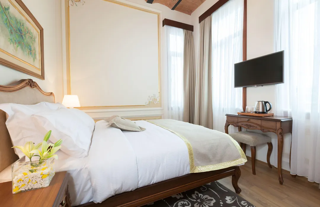 Hotel Pera Parma-1