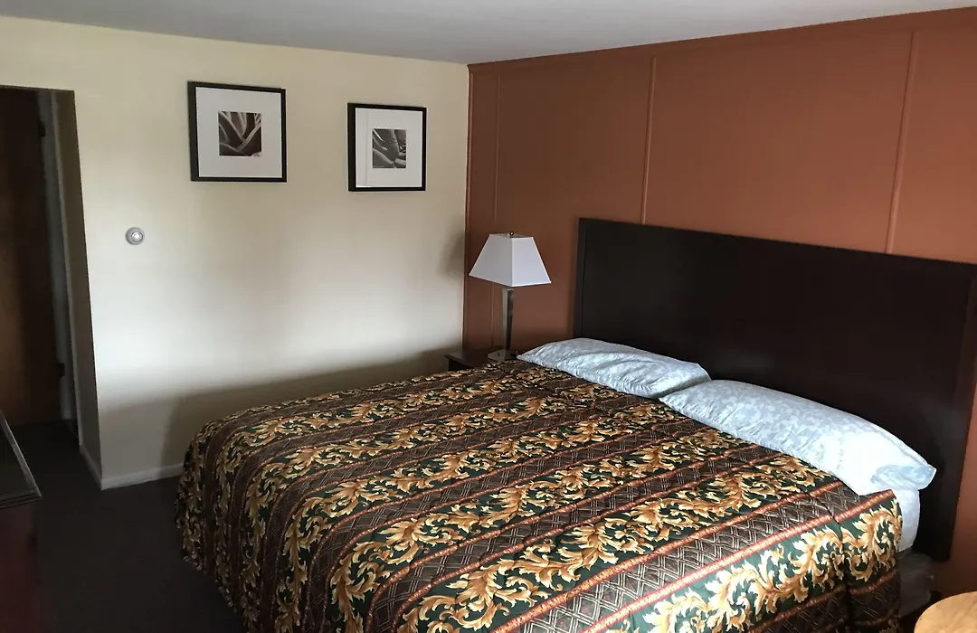 Angola Motel-1