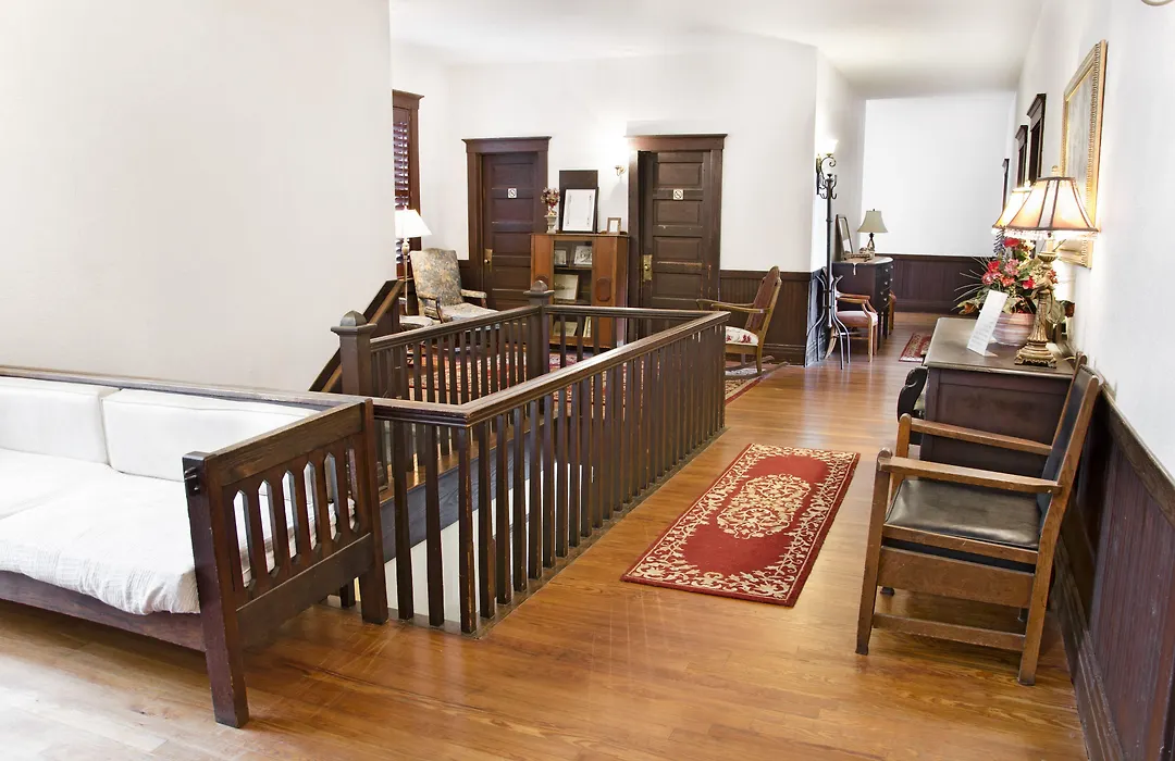Riverview Hotel-1