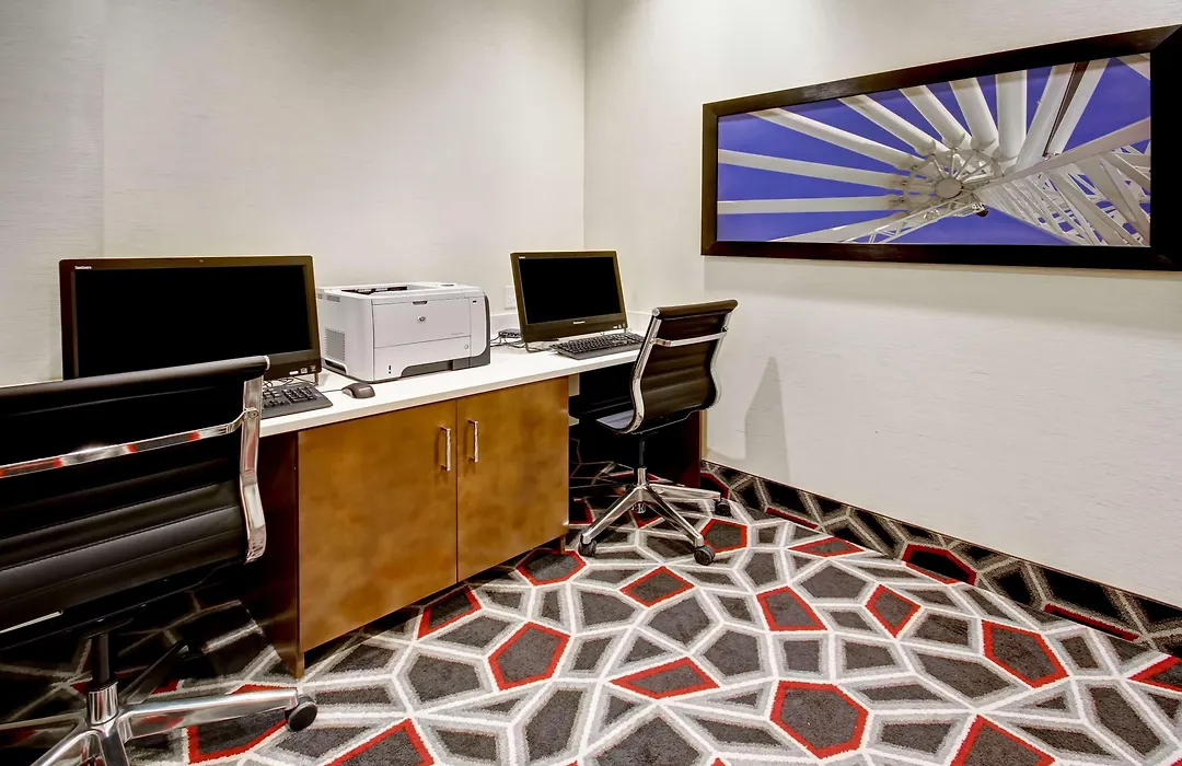 Hampton Inn & Suites - Medicine Hat-1