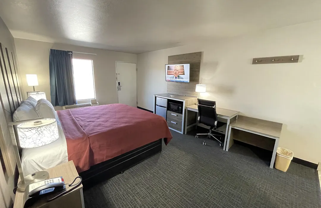 Excellent Inn & Suites-1