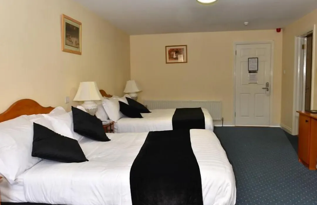 Murphy'S Hotel-1