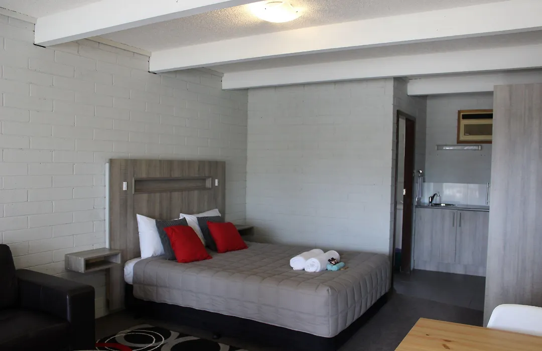 Thomas Lodge Motel-1