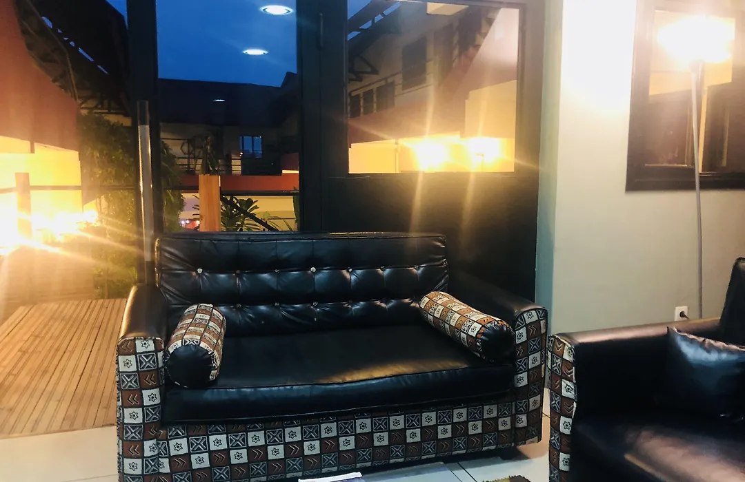 Detente Hotel-1
