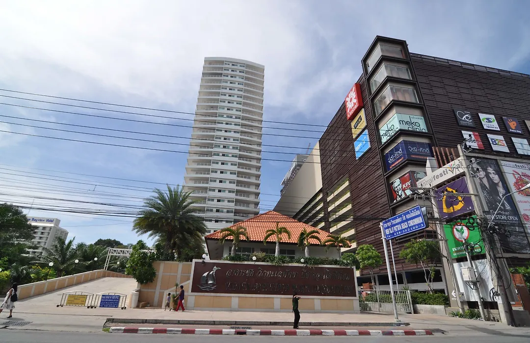 View Talay 6 Condominium By Honey-1