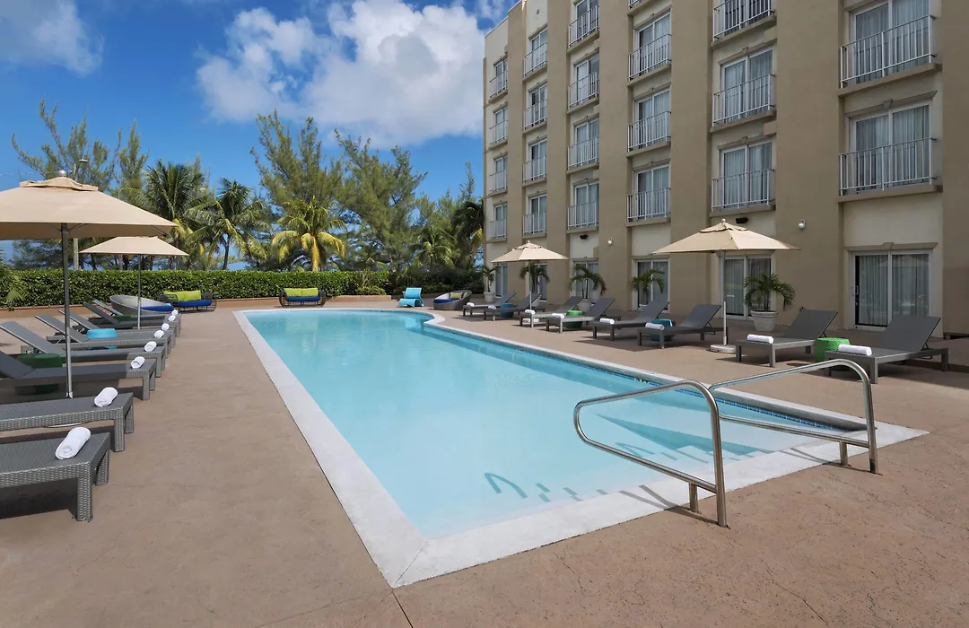 Courtyard By Marriott Nassau Downtown/Junkanoo Beach-1