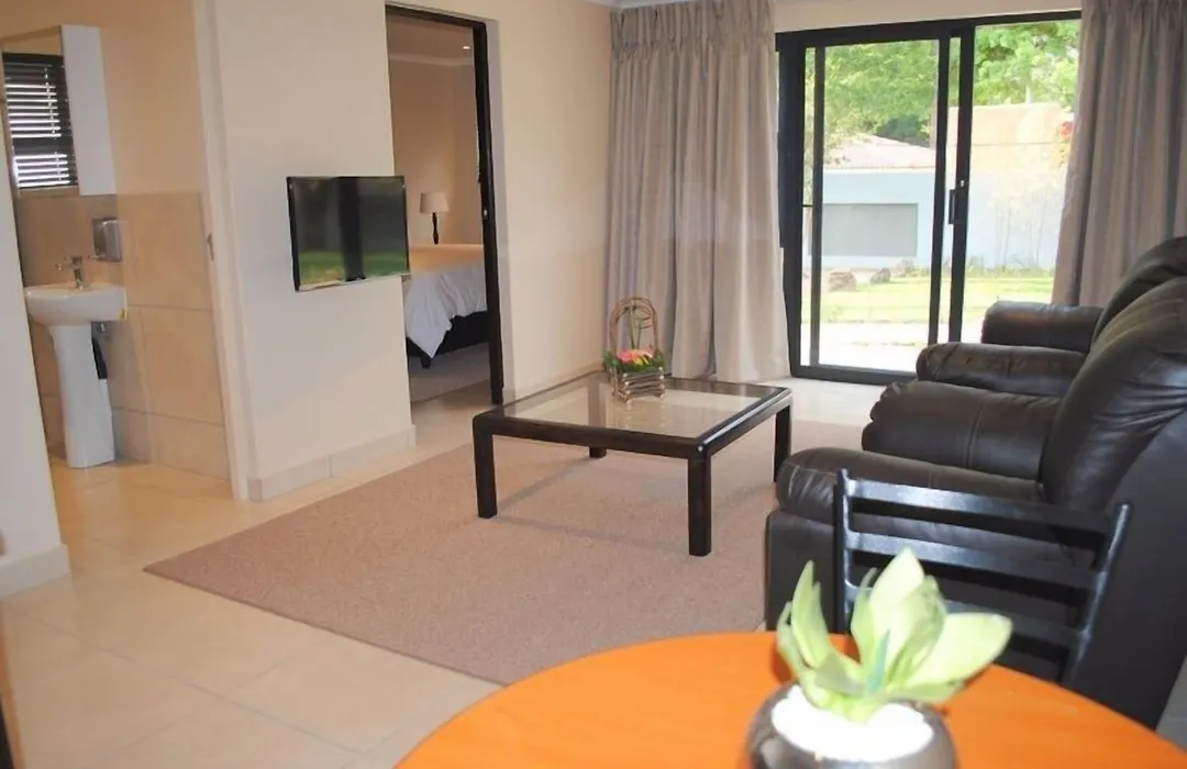 6 On Morris Guest Lodge-1