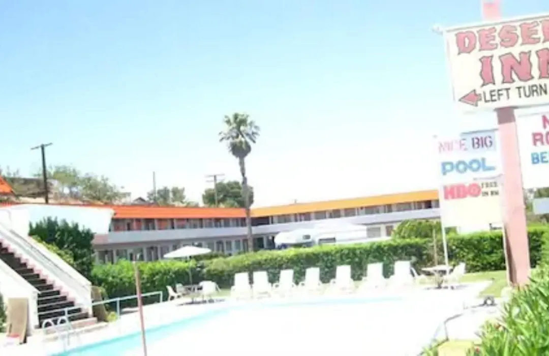 Desert Inn Motel-1