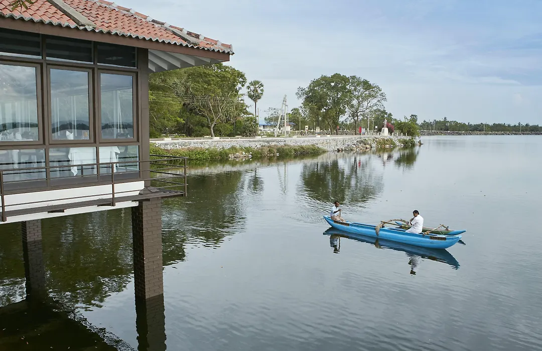 Ekho Lake House - From Colonial Bungalow To Royal Retreat-1